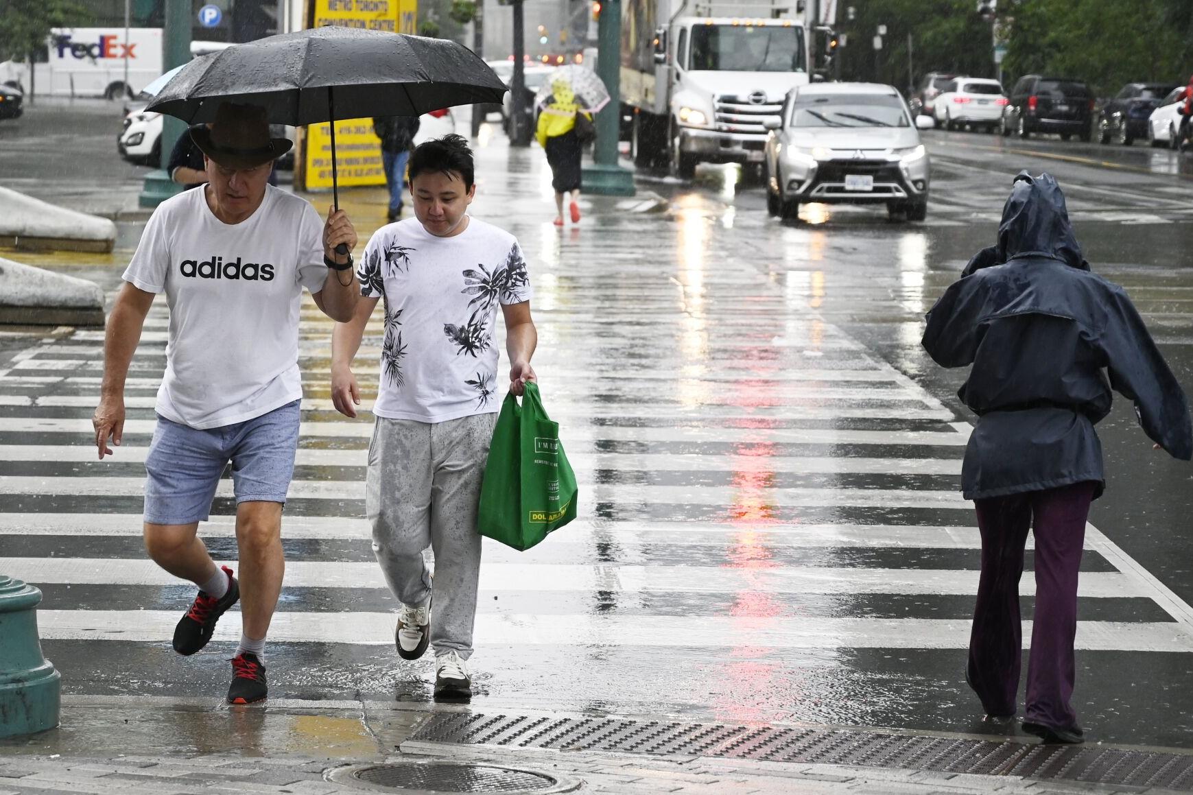 Environment Canada issues special weather statement for heavy rain this weekend
